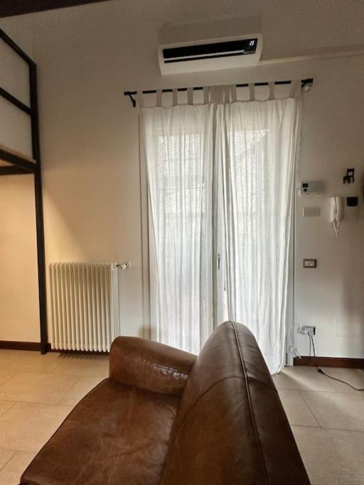 Loft Moderno Con Terrazzo Lägenhet Milano Exteriör bild